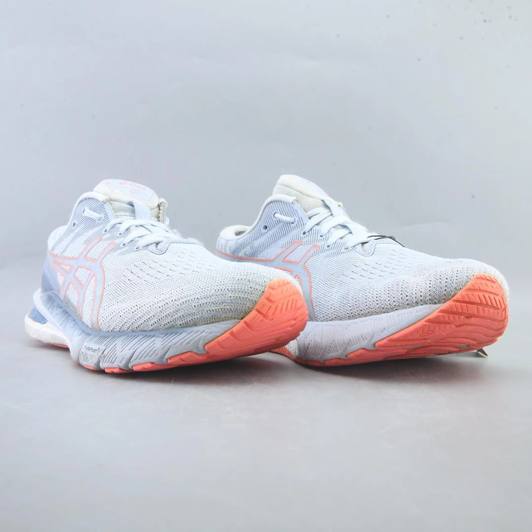 ASICS GT-2000 10 lightweight athletic shoe visuals