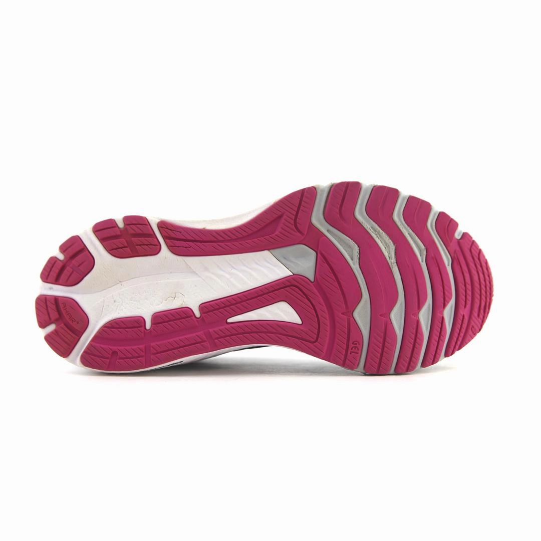 ASICS GT 2000 10 lightweight athletic shoe visuals