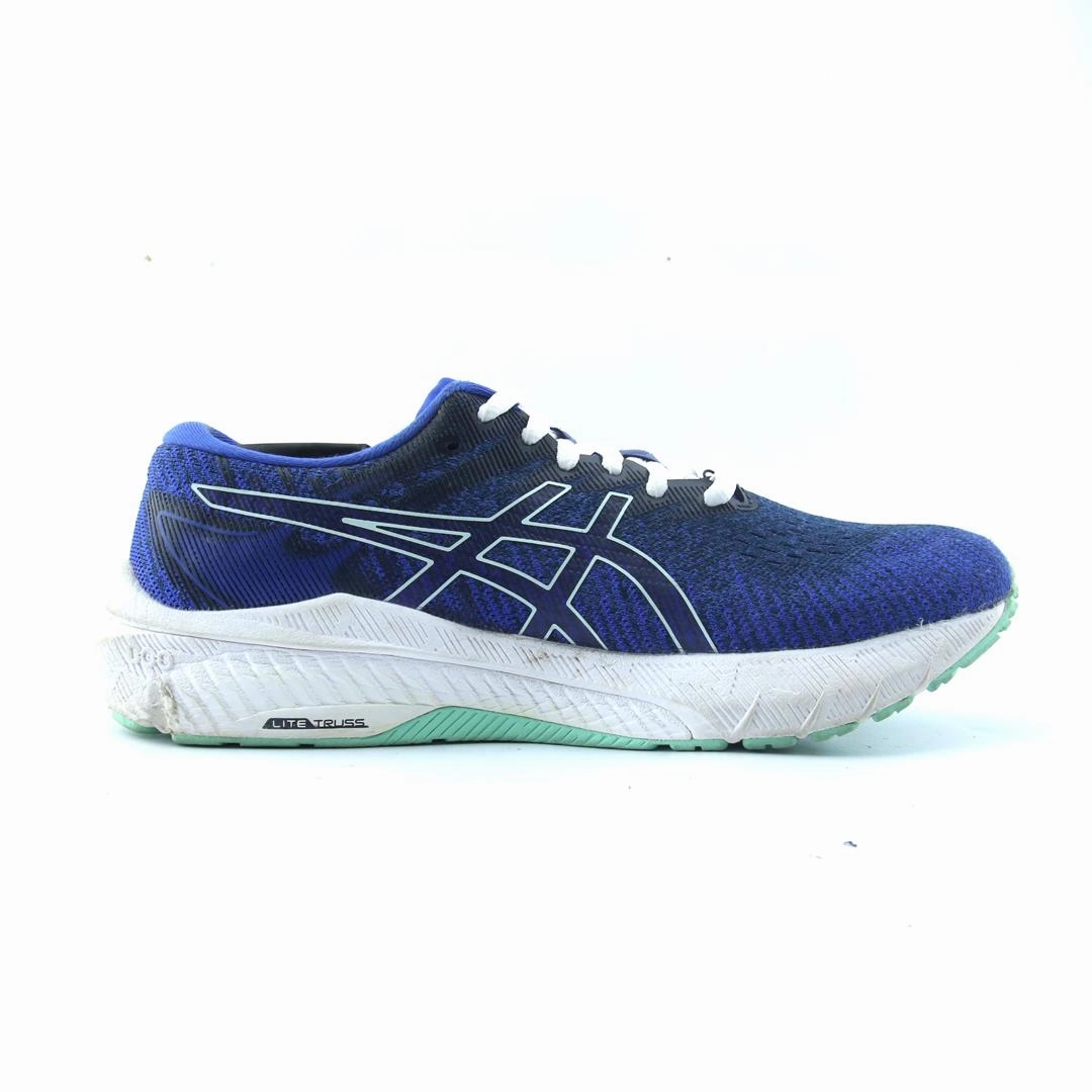 ASICS GT 2000 10 lightweight athletic shoe visuals