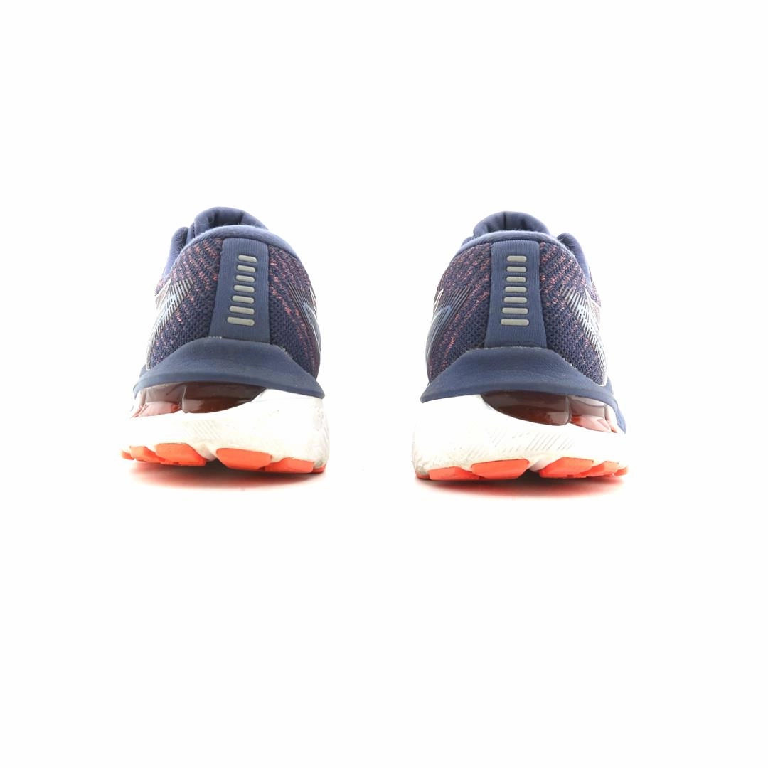 ASICS GT-2000 10 lightweight athletic shoe visuals