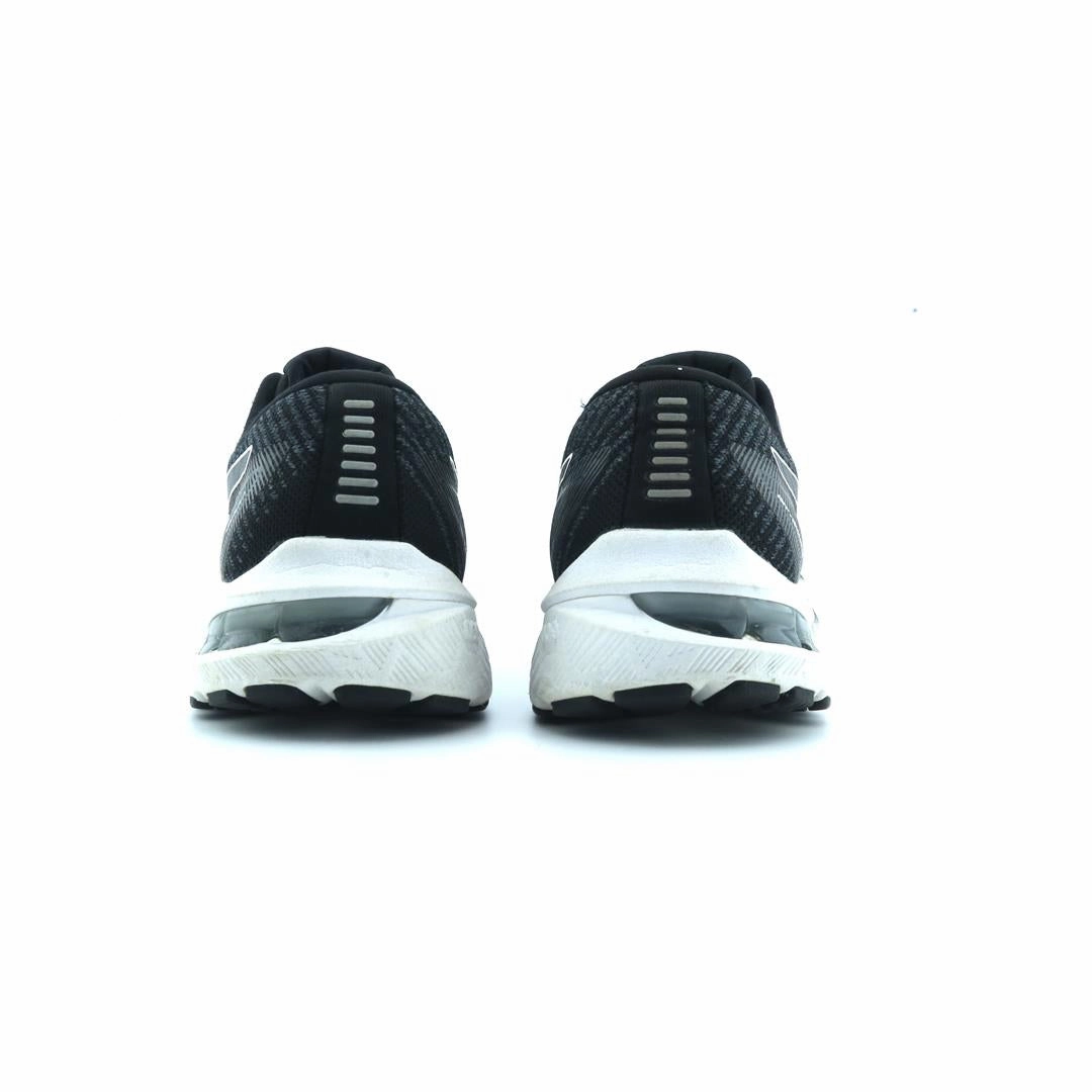 ASICS GT 2000 10 lightweight athletic shoe visuals