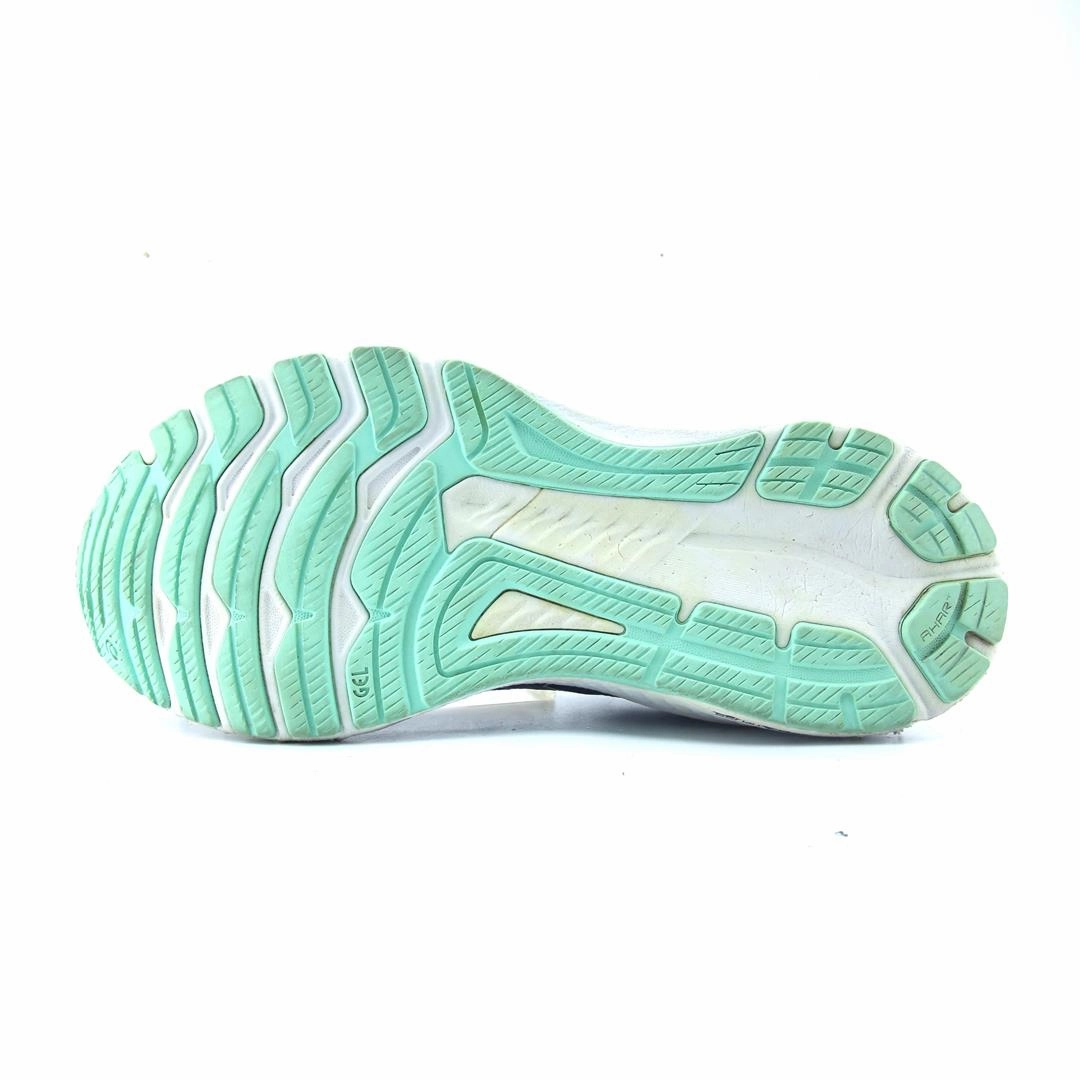 ASICS GT 2000 10 lightweight athletic shoe visuals