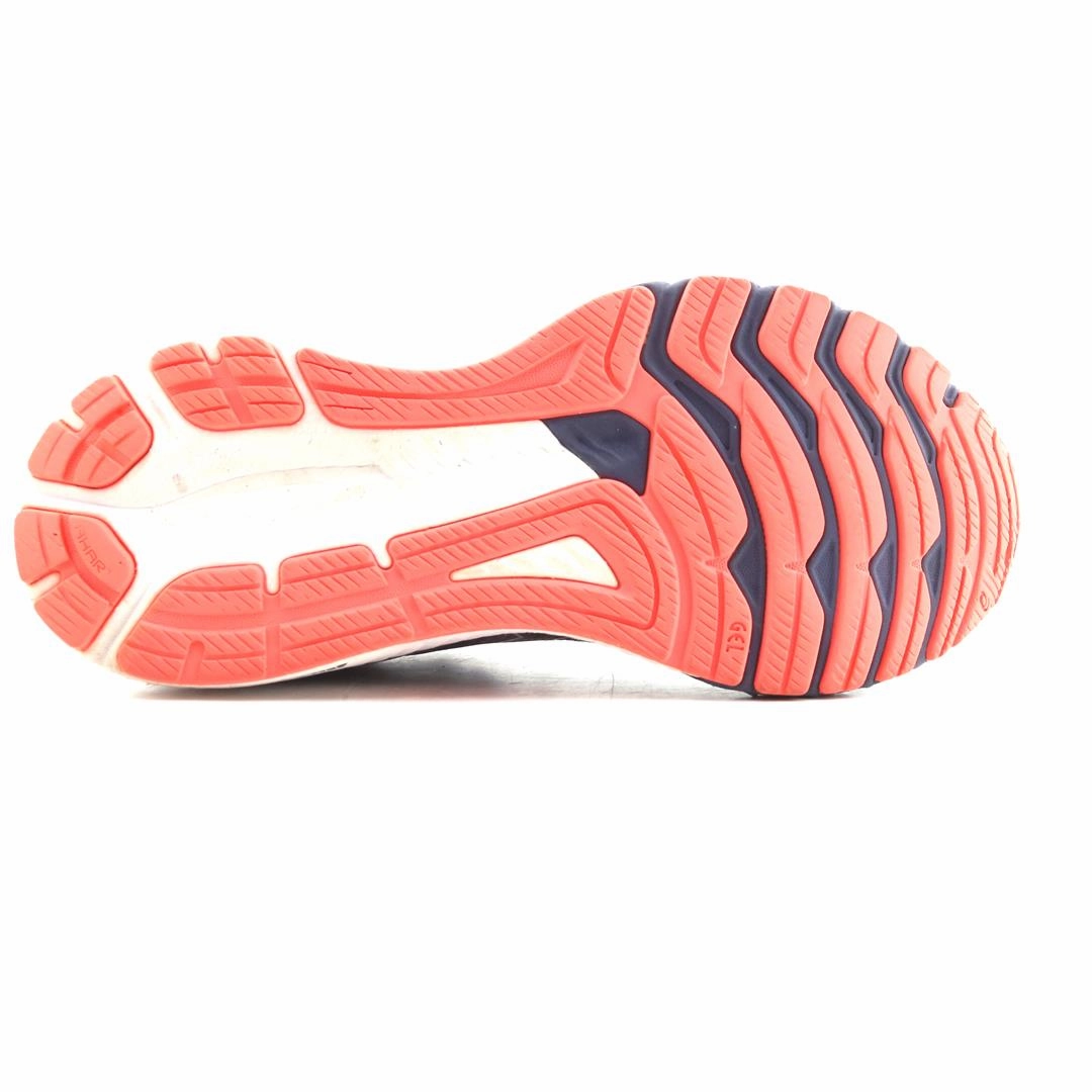 ASICS GT-2000 10 lightweight athletic shoe visuals