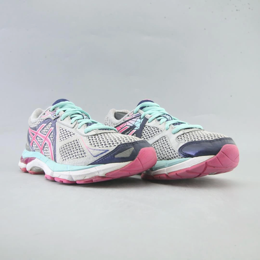 ASICS GT-2000 3 lightweight athletic shoe visuals