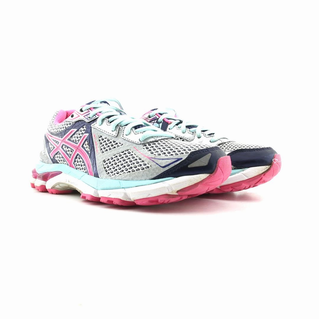 ASICS GT 2000 3 sporty Asics footwear images