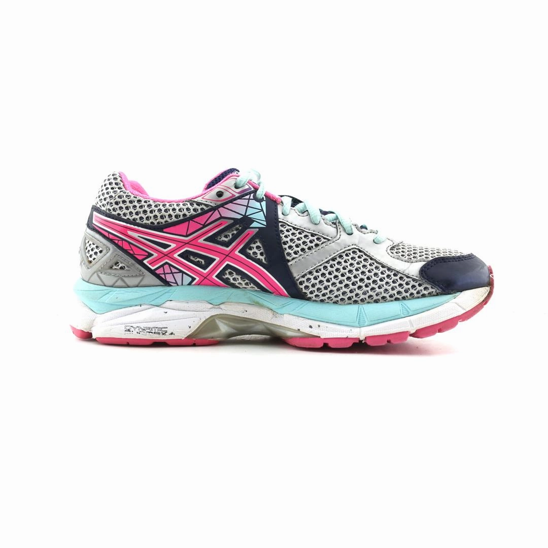 ASICS GT 2000 3 sporty Asics footwear images