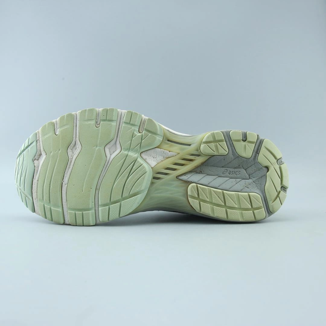 ASICS GT-2000 9 performance running shoe photos