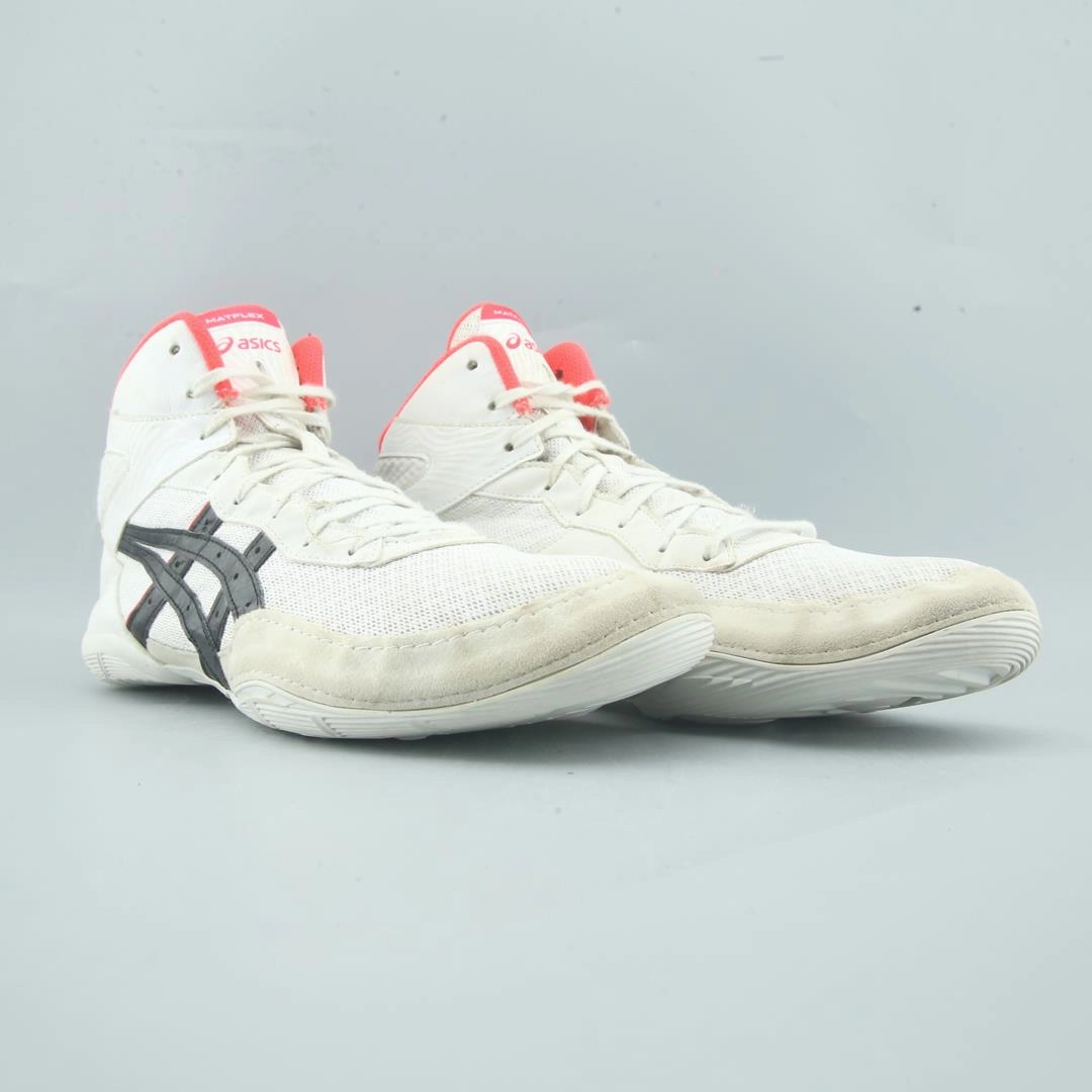 ASICS MATFLEX 7 trainer shoe design snapshots