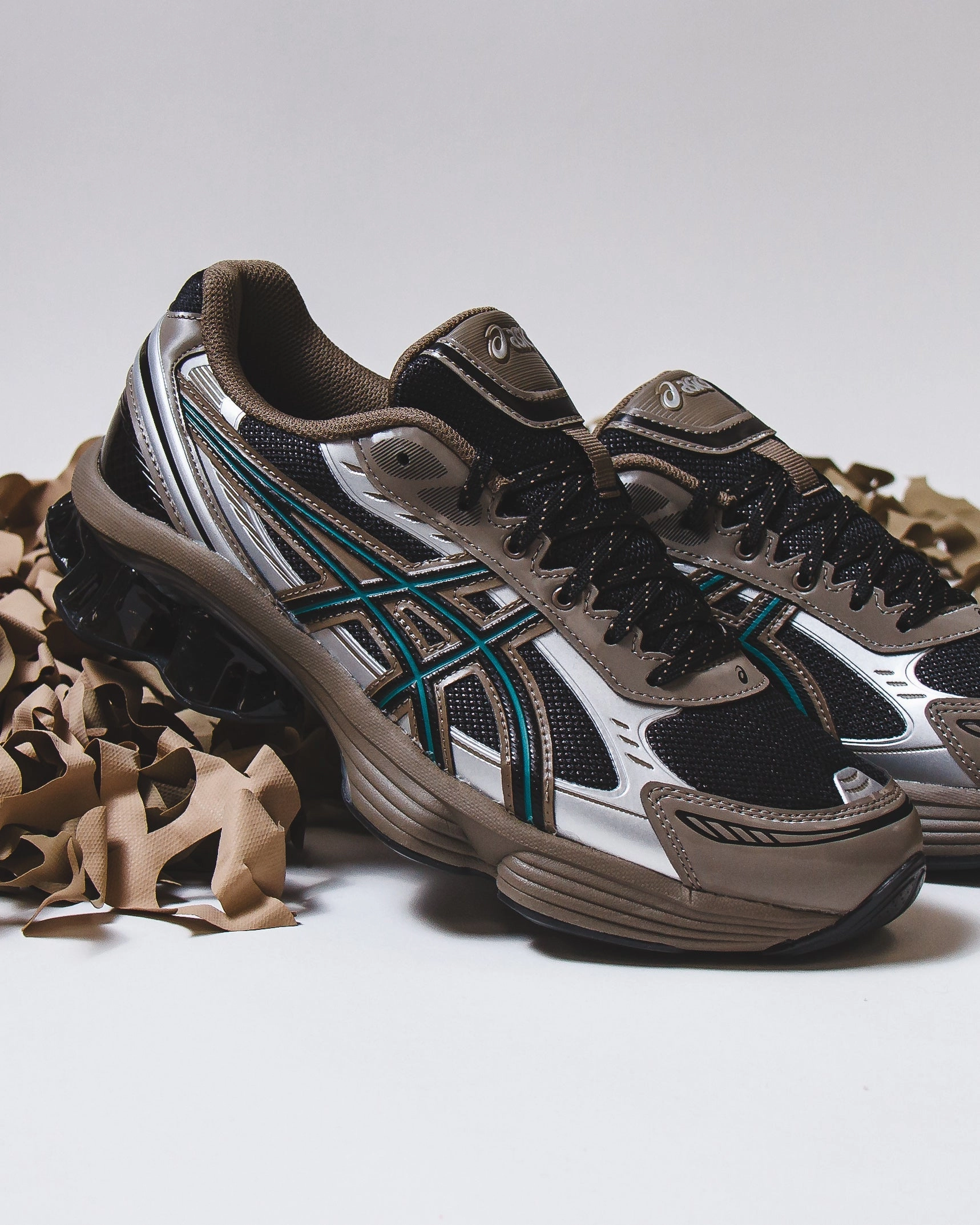 Asics Men Gel-Kinetic Fluent Black Dark Taupe 1203A737-002 Asics shoe style pictures