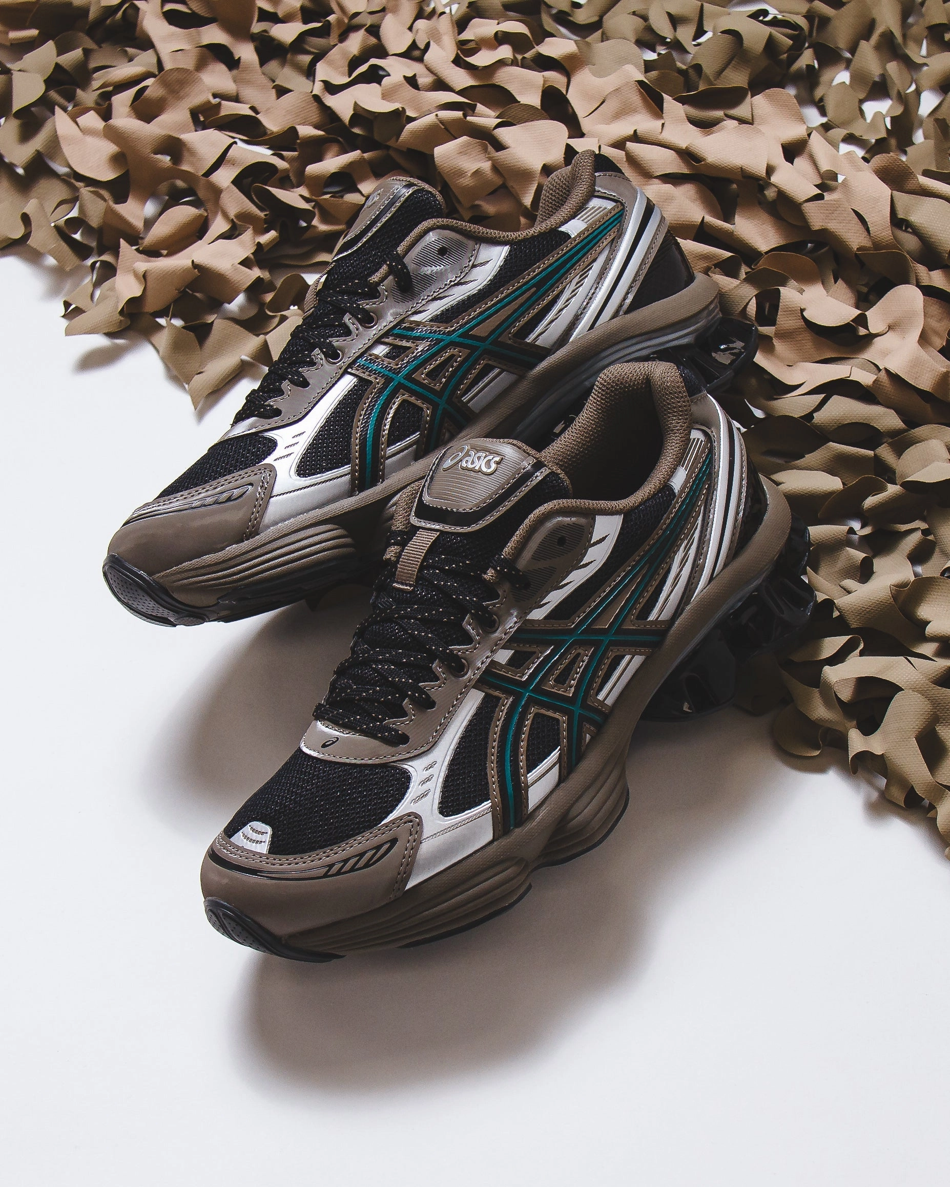 Asics Men Gel-Kinetic Fluent Black Dark Taupe 1203A737-002 Asics shoe style pictures