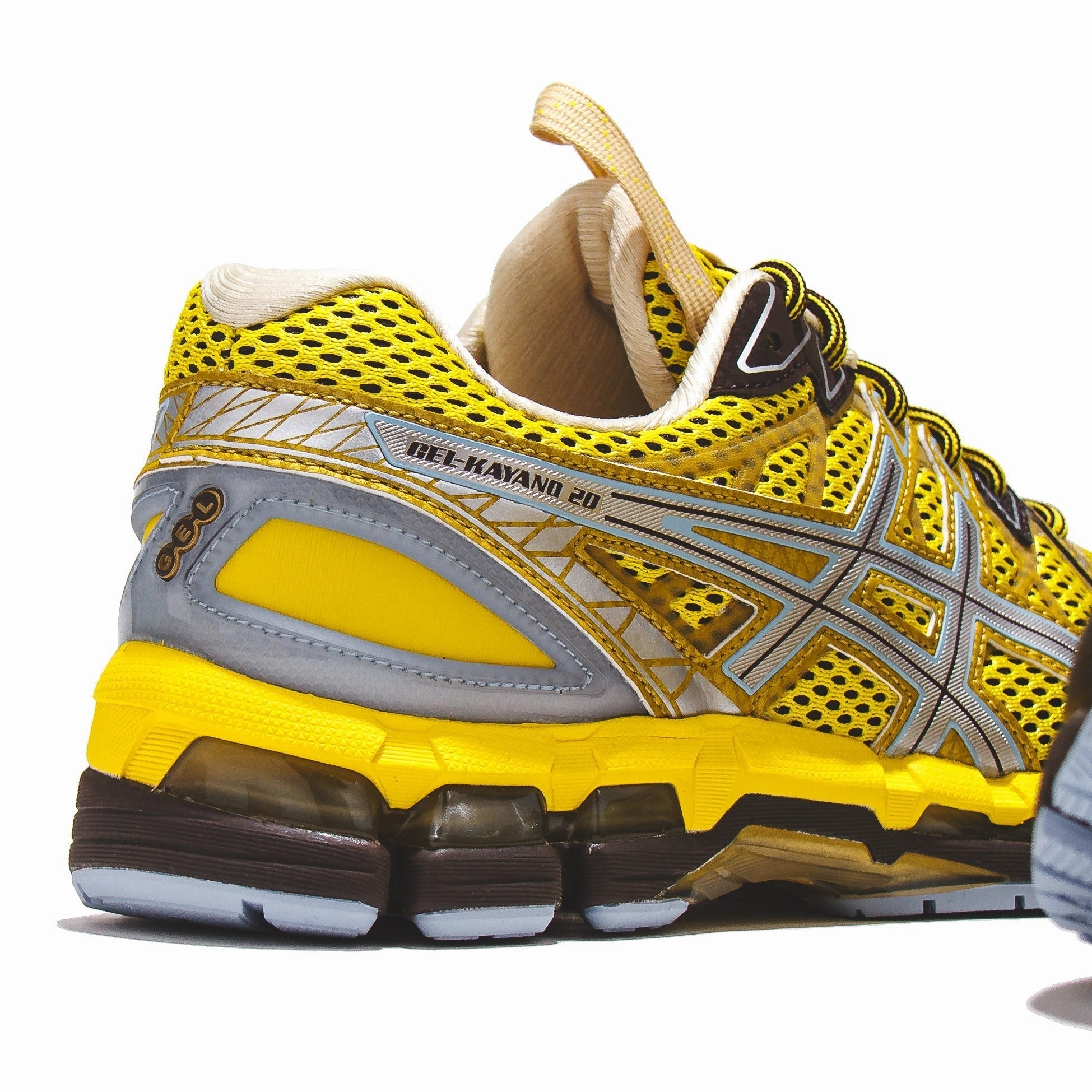 Asics Men UB9-S Gel-Kayano 20 Vibrant Yellow Core 1203A456-750 Asics shoe style pictures