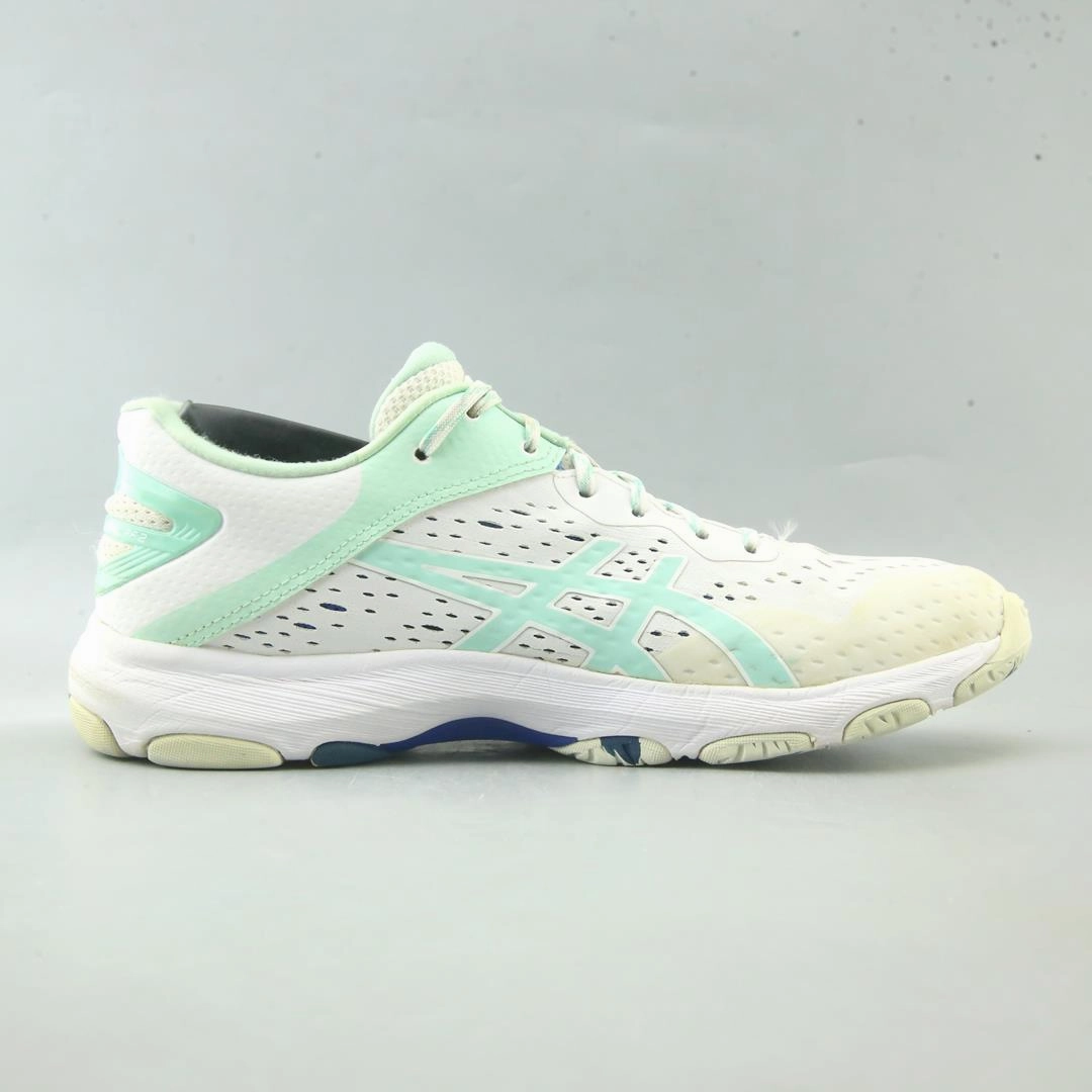 ASICS NETBURNER PROFESSIONAL FF 2 lightweight athletic shoe visuals