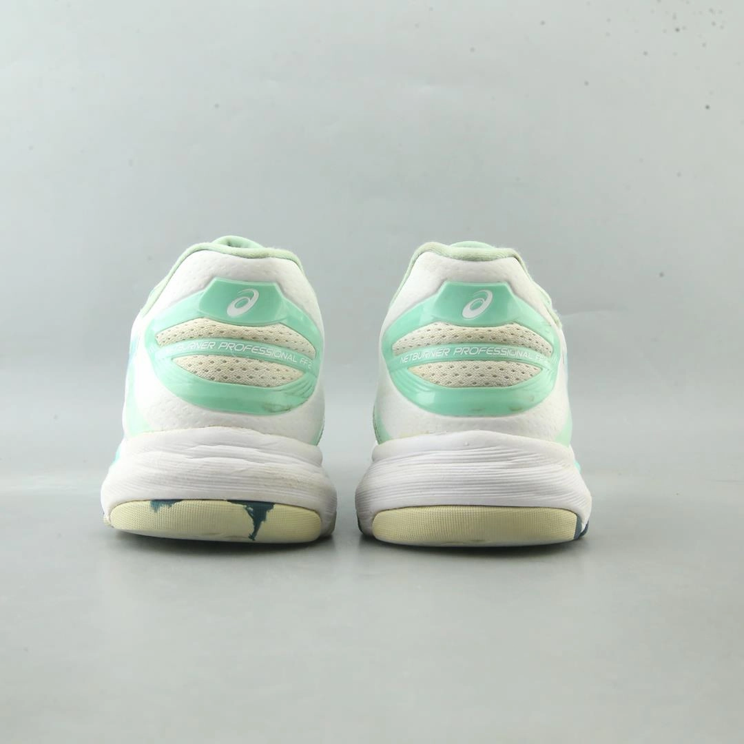 ASICS NETBURNER PROFESSIONAL FF 2 lightweight athletic shoe visuals