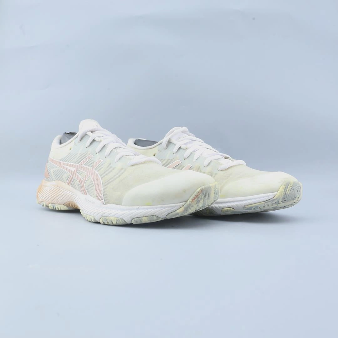 ASICS NETBURNER PROFESSIONAL FF 3 performance running shoe photos