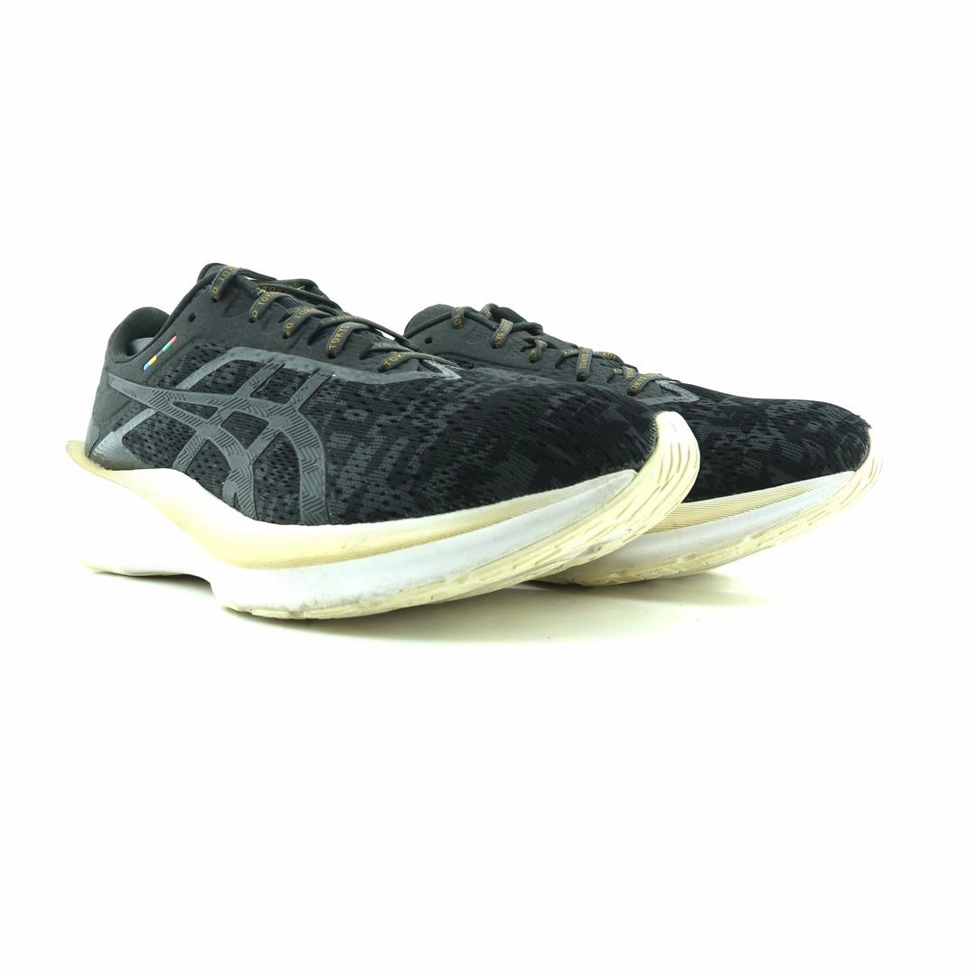 ASICS  NOVABLAST TOKYO lightweight athletic shoe visuals
