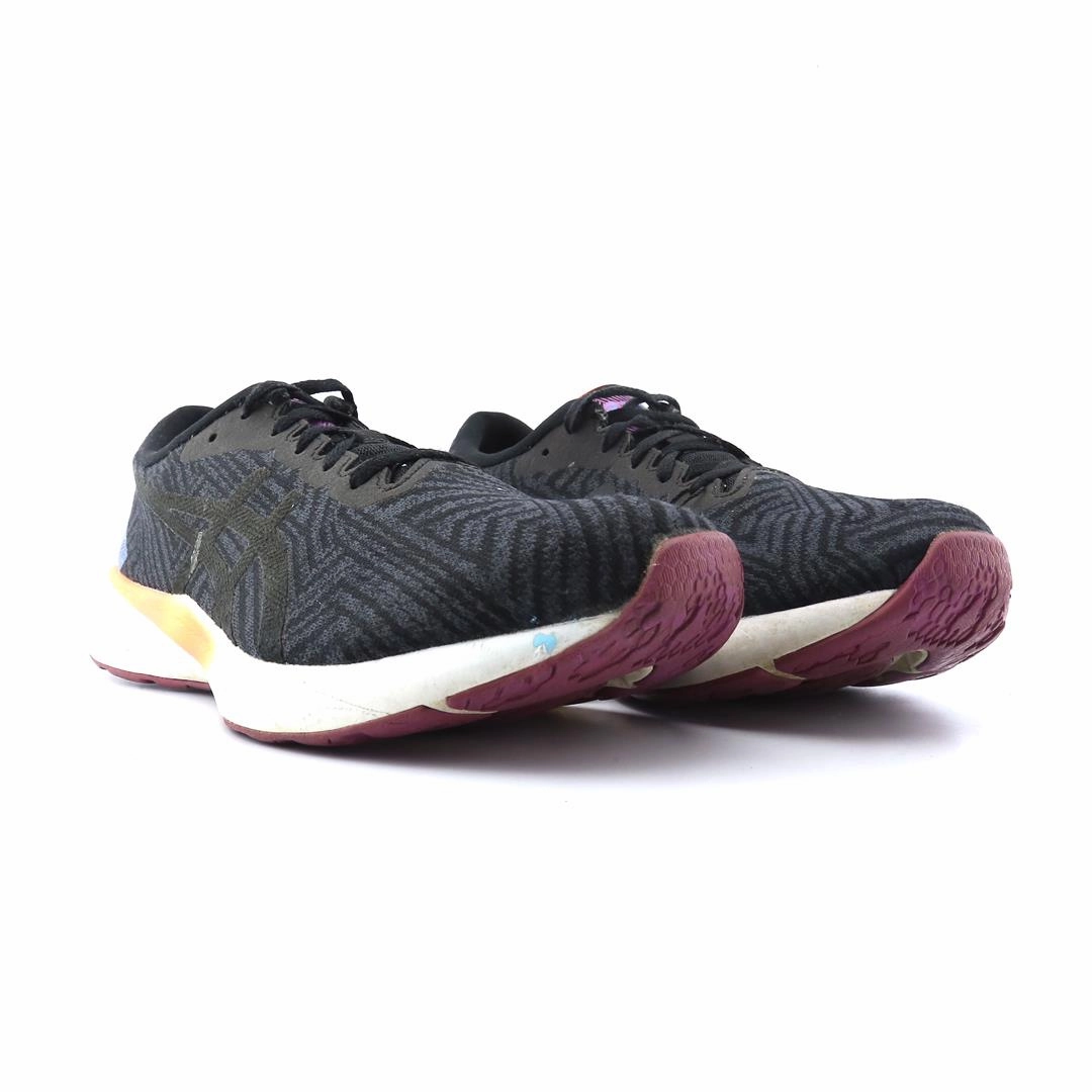 ASICS ROADBLAST trainer shoe design snapshots