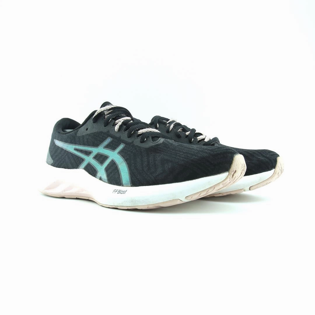 ASICS  ROADBLAST trainer shoe design snapshots