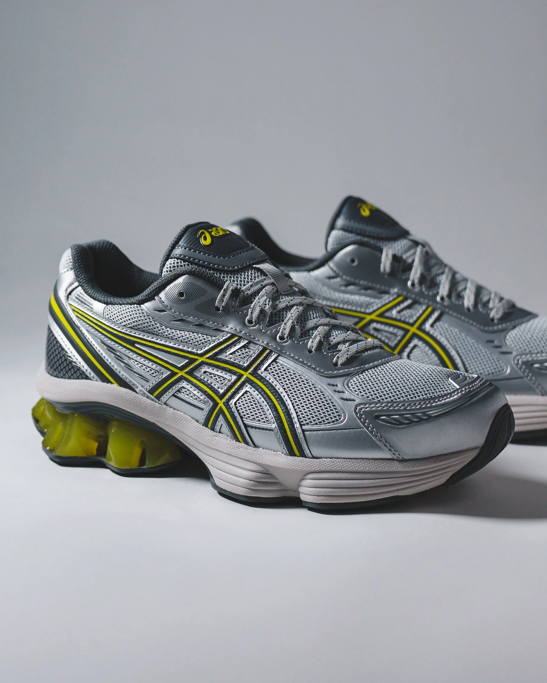 Asics Unisex Gel-Kinetic Fluent Glacier Grey Steel Grey 1203A591-020 Asics shoe style pictures