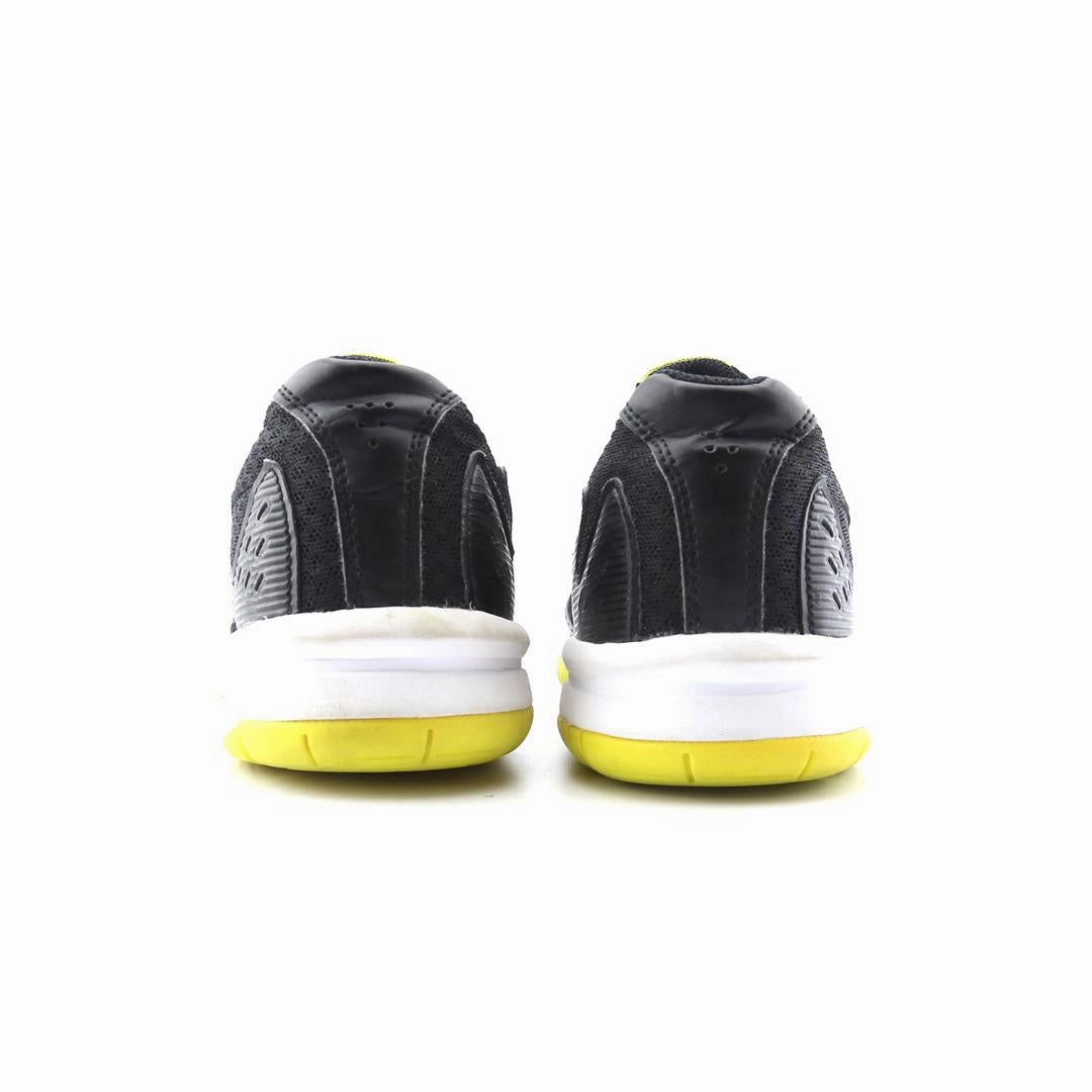 ASICS UPCOURT 3 lightweight athletic shoe visuals
