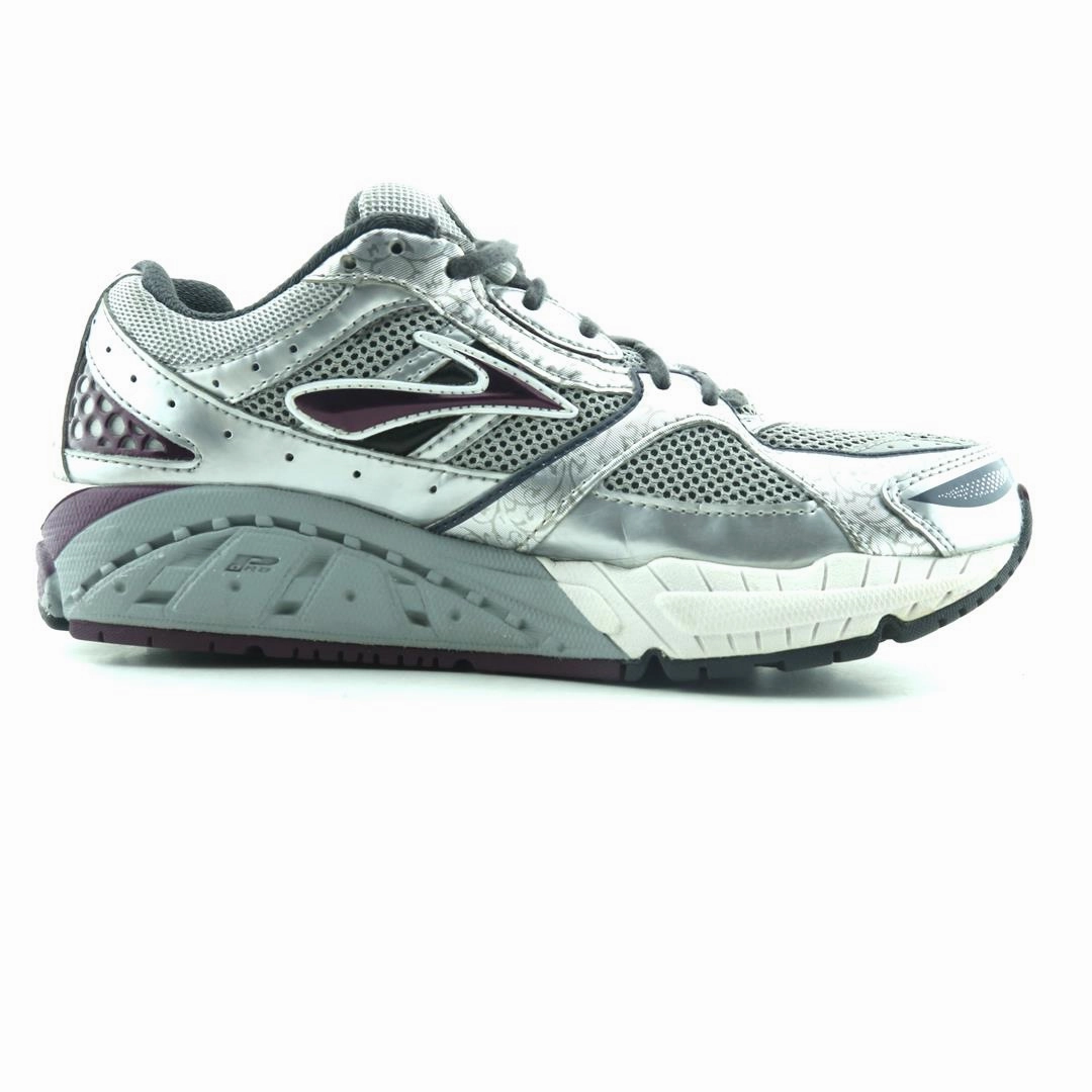 BROOKS ADDICTION 10 lightweight running shoe photos