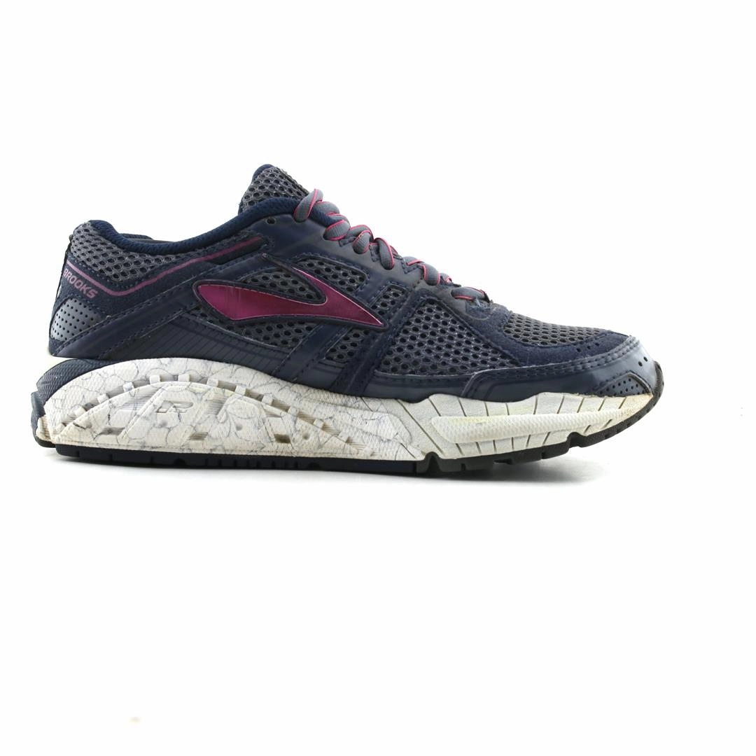 BROOKS  ADDICTION 12 Brooks running shoe close-ups