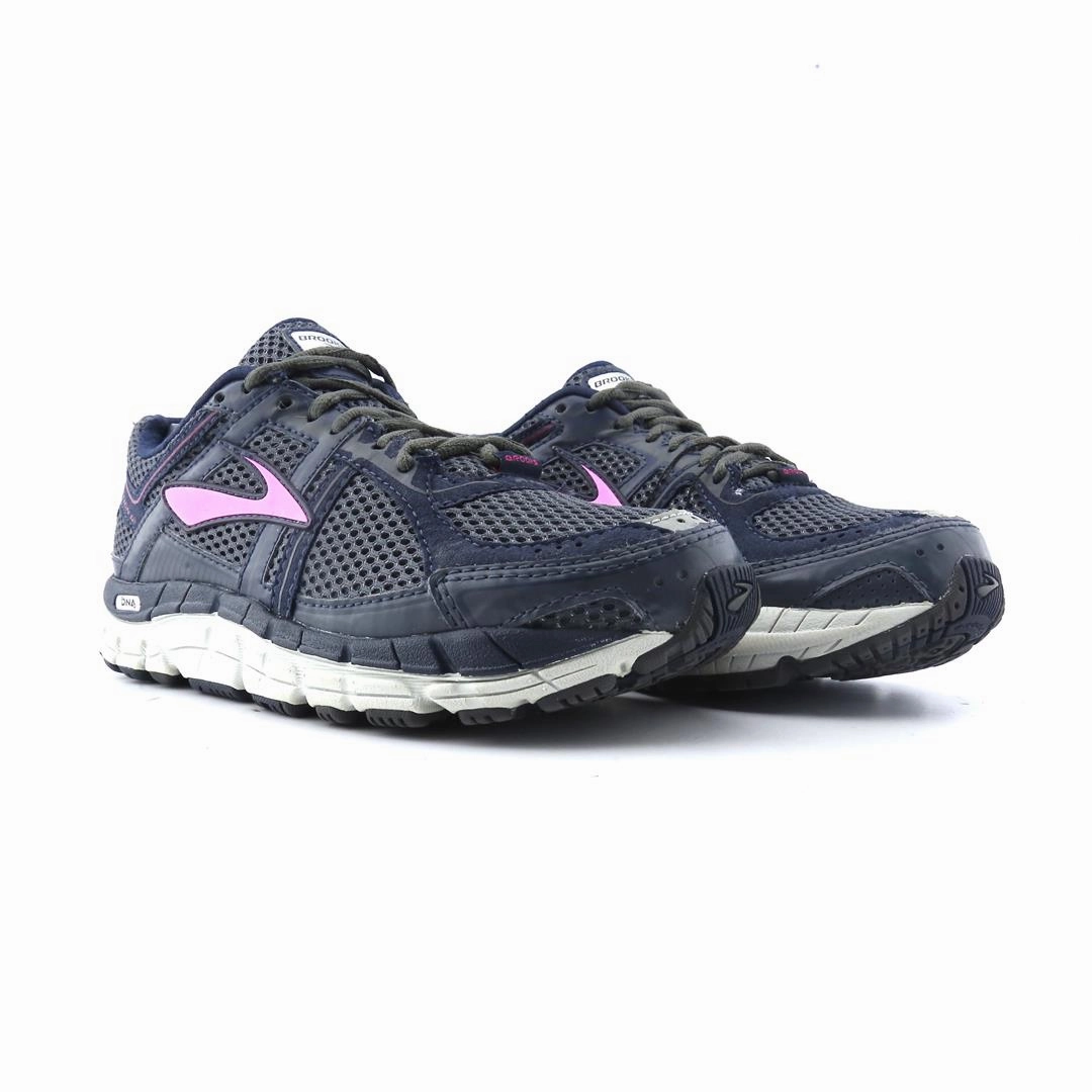 BROOKS ADDICTION 12 Brooks running shoe close-ups