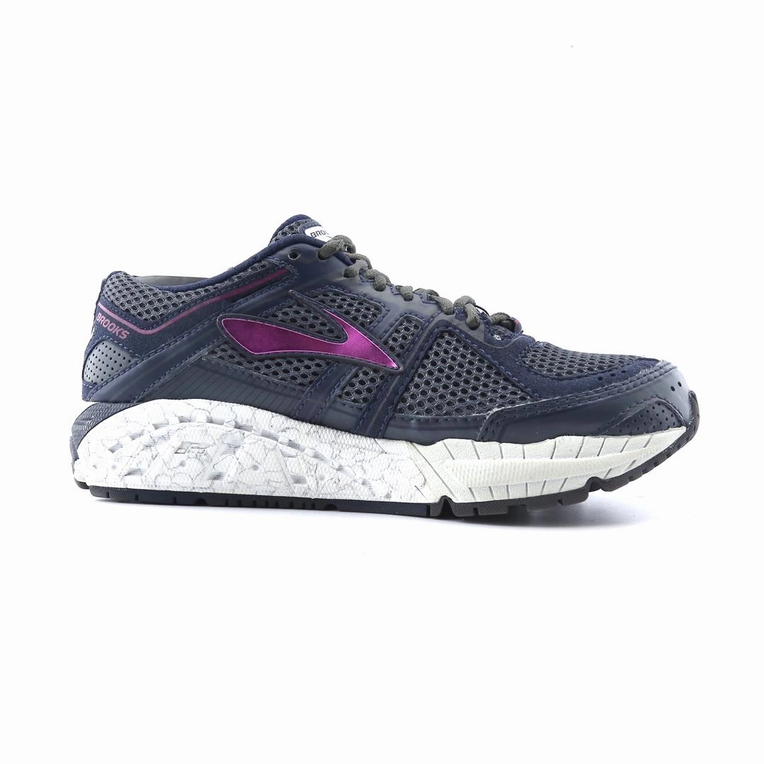 BROOKS ADDICTION 12 Brooks running shoe close-ups