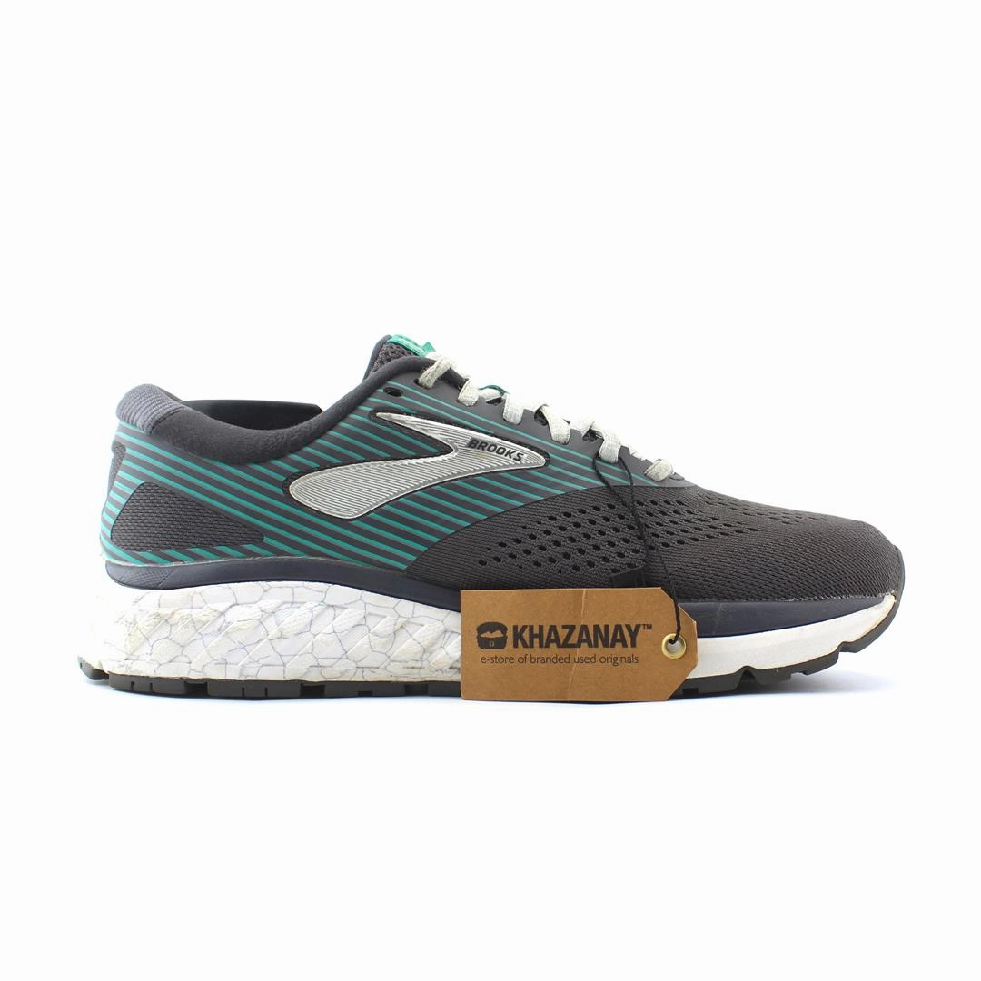 BROOKS ADDICTION  14 Brooks running footwear shots