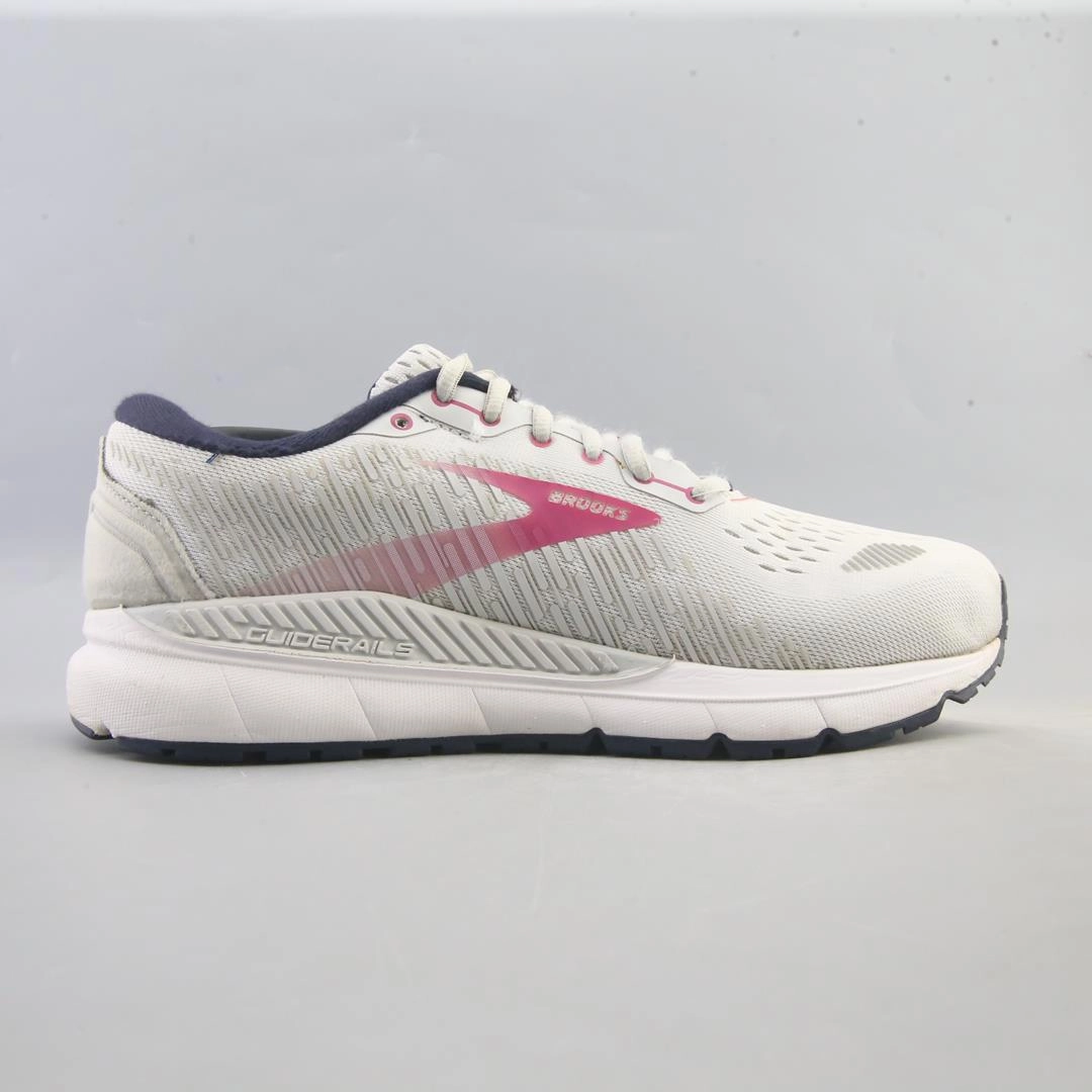 BROOKS ADDICTION GTS 15 Brooks running footwear shots