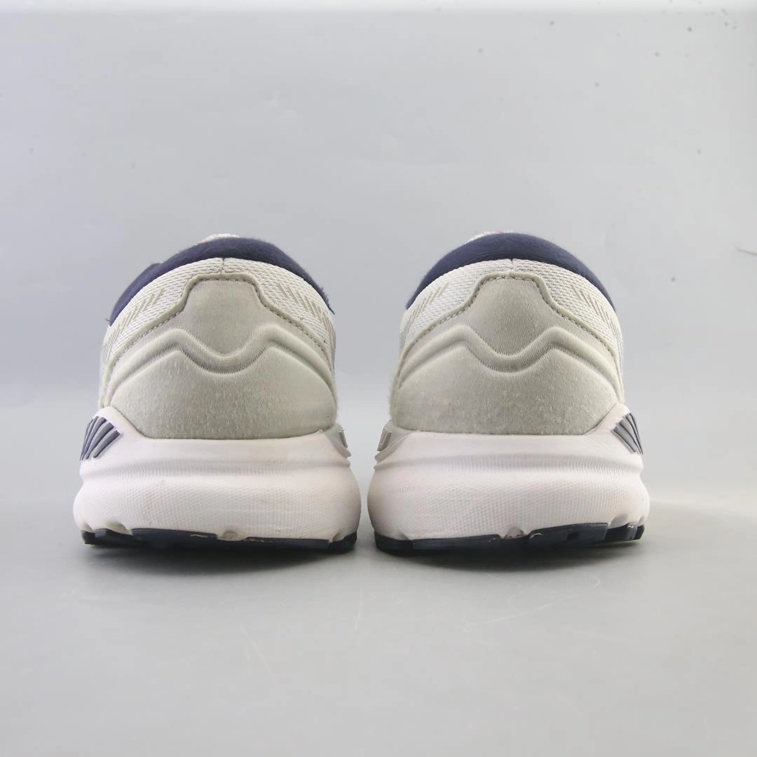 BROOKS ADDICTION GTS 15 Brooks running footwear shots