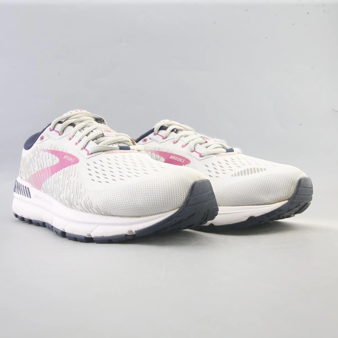 BROOKS ADDICTION GTS 15 Brooks running footwear shots