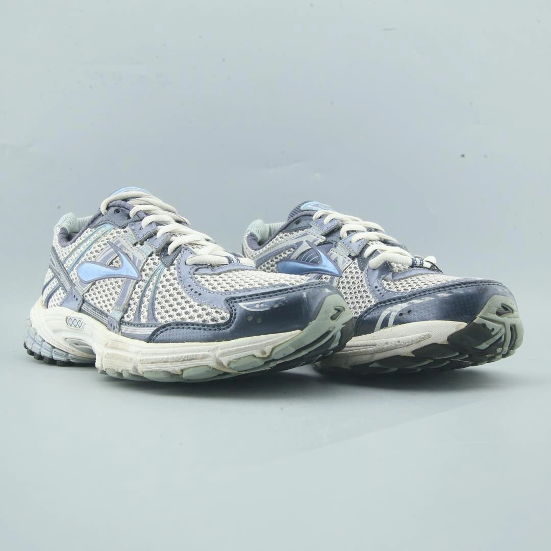 BROOKS ADRENALINE GTS 12 lightweight running shoe photos
