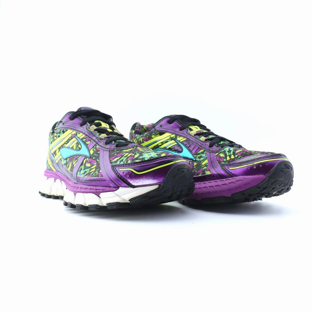 BROOKS ADRENALINE GTS 15 performance running shoe visuals