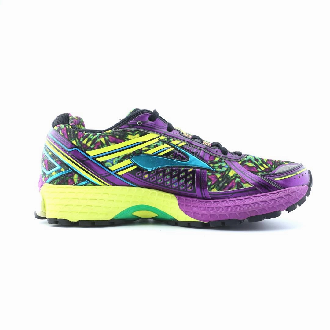 BROOKS ADRENALINE GTS 15 performance running shoe visuals