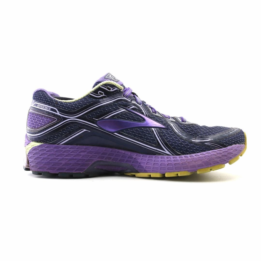 BROOKS ADRENALINE GTS 16 Brooks running footwear shots