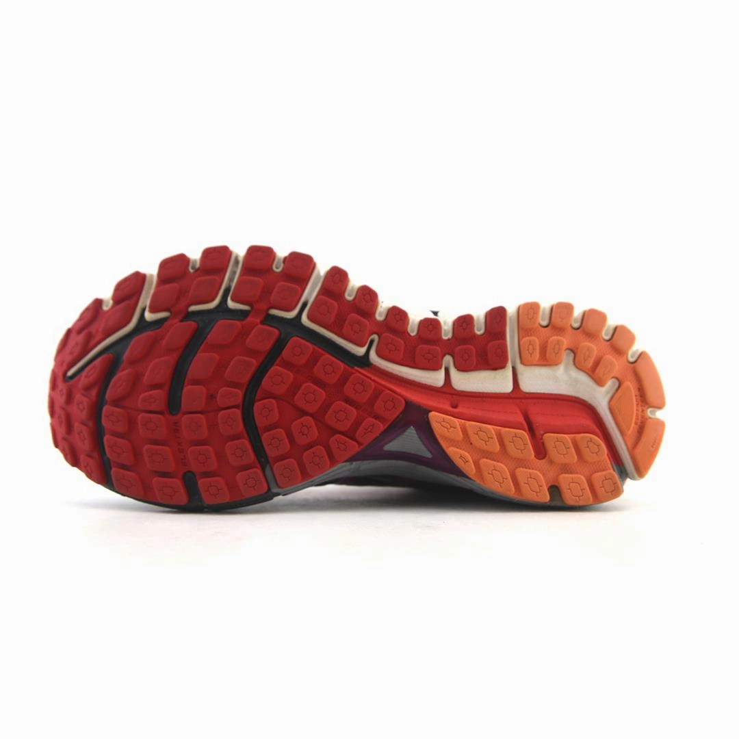 BROOKS ADRENALINE GTS 17 Brooks running footwear shots