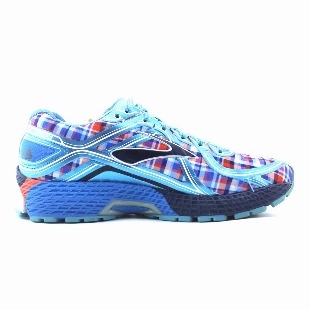 BROOKS  ADRENALINE GTS 17 Brooks running footwear shots