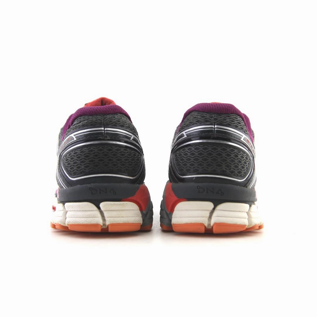 BROOKS ADRENALINE GTS 17 Brooks running footwear shots