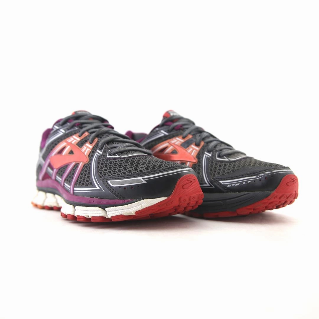 BROOKS ADRENALINE GTS 17 Brooks running footwear shots