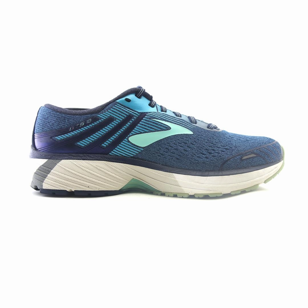 BROOKS ADRENALINE GTS 18 Brooks running footwear shots