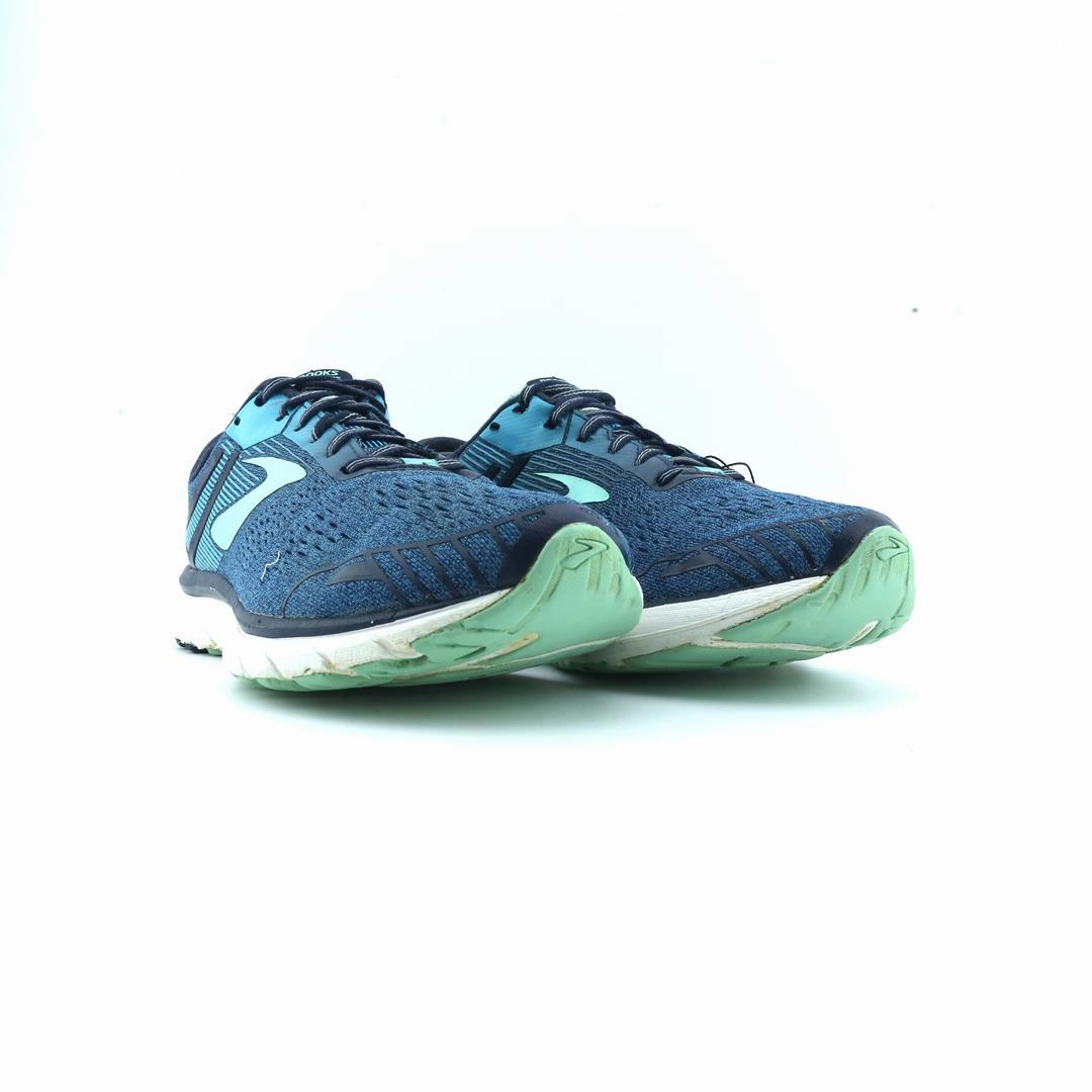 BROOKS ADRENALINE GTS 18 performance running shoe visuals