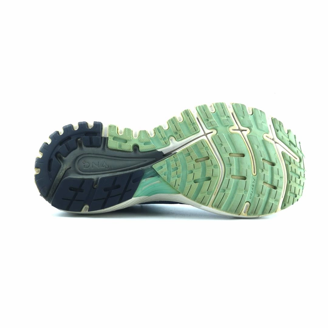 BROOKS ADRENALINE GTS 18 performance running shoe visuals