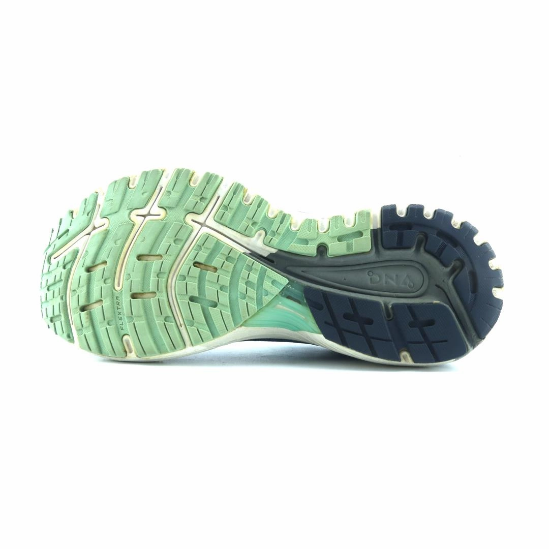 BROOKS ADRENALINE GTS 18 performance running shoe visuals