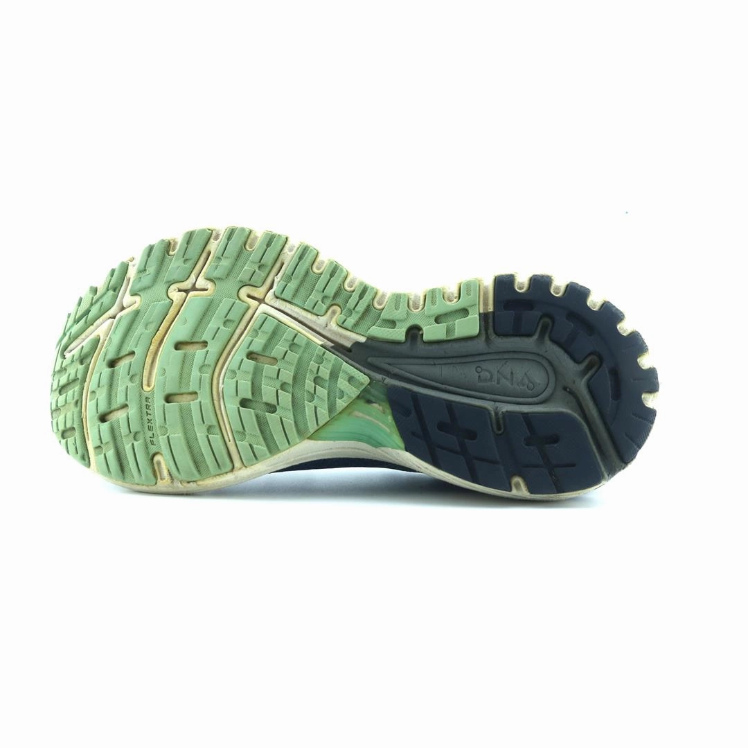 BROOKS ADRENALINE GTS 18 performance running shoe visuals