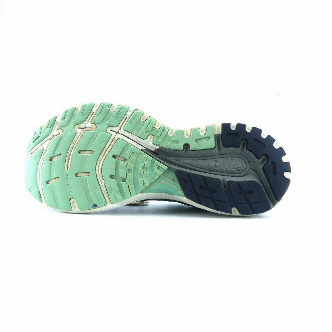 BROOKS ADRENALINE GTS 18 performance running shoe visuals