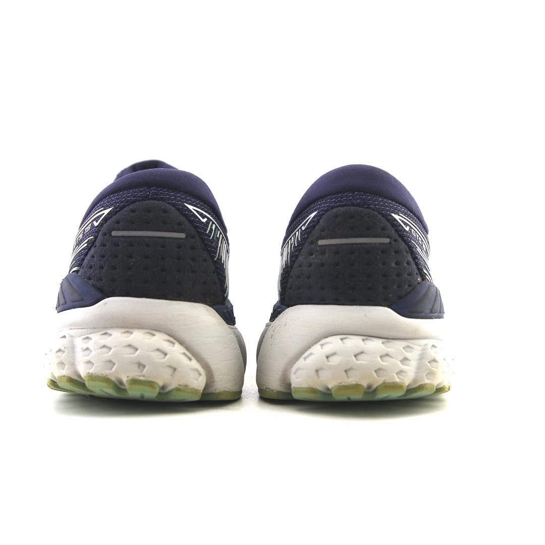 BROOKS ADRENALINE GTS 19 Brooks running footwear shots