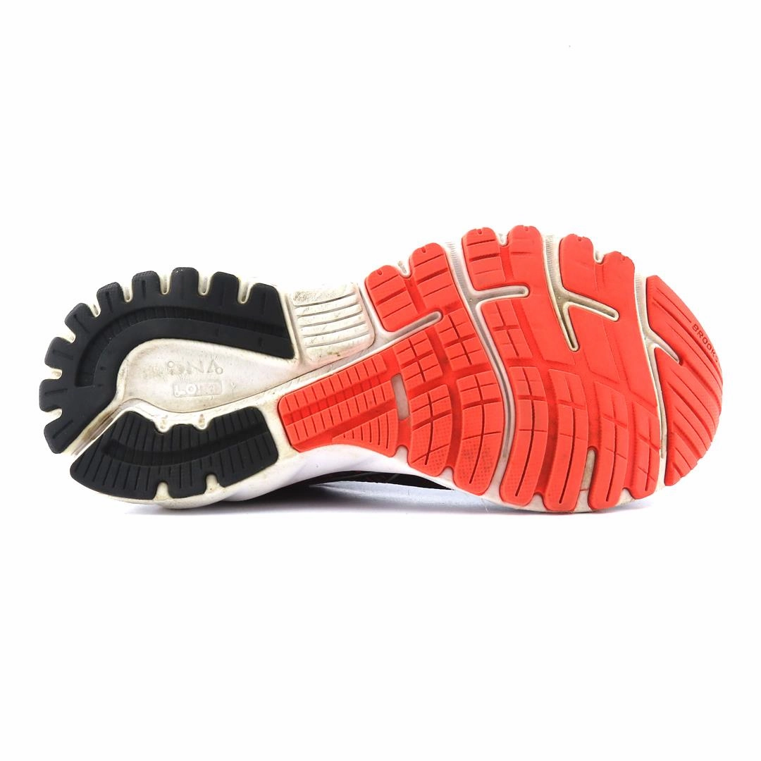 BROOKS ADRENALINE GTS 19 Brooks running shoe close-ups