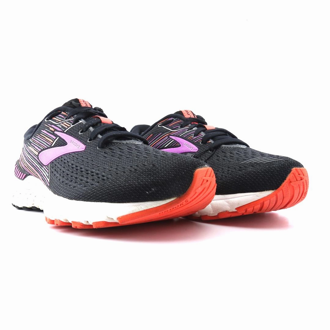 BROOKS ADRENALINE GTS 19 Brooks running shoe close-ups