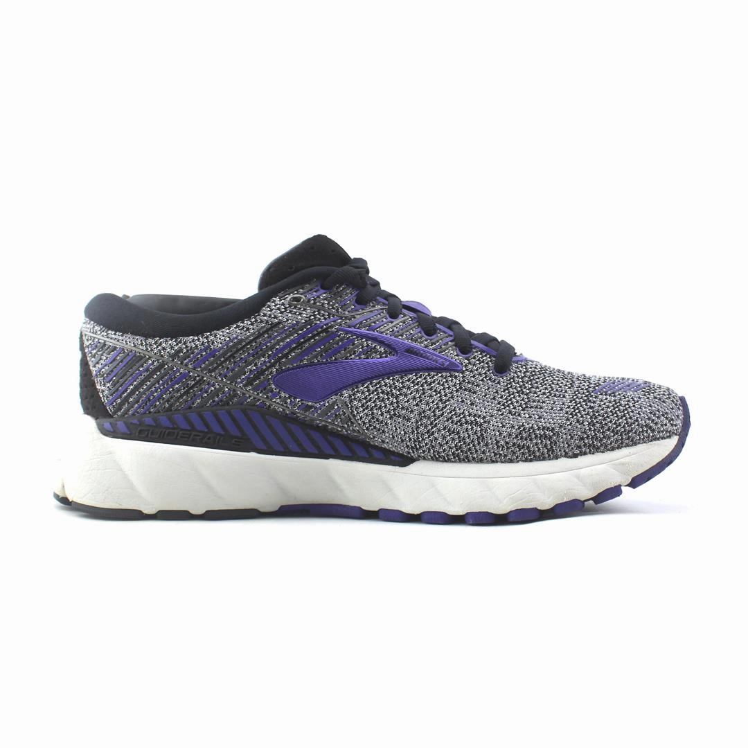 BROOKS ADRENALINE GTS 19 Brooks running shoe close-ups