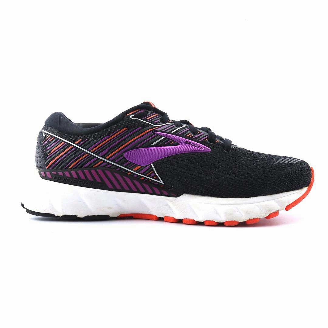 BROOKS ADRENALINE GTS 19 Brooks running shoe close-ups